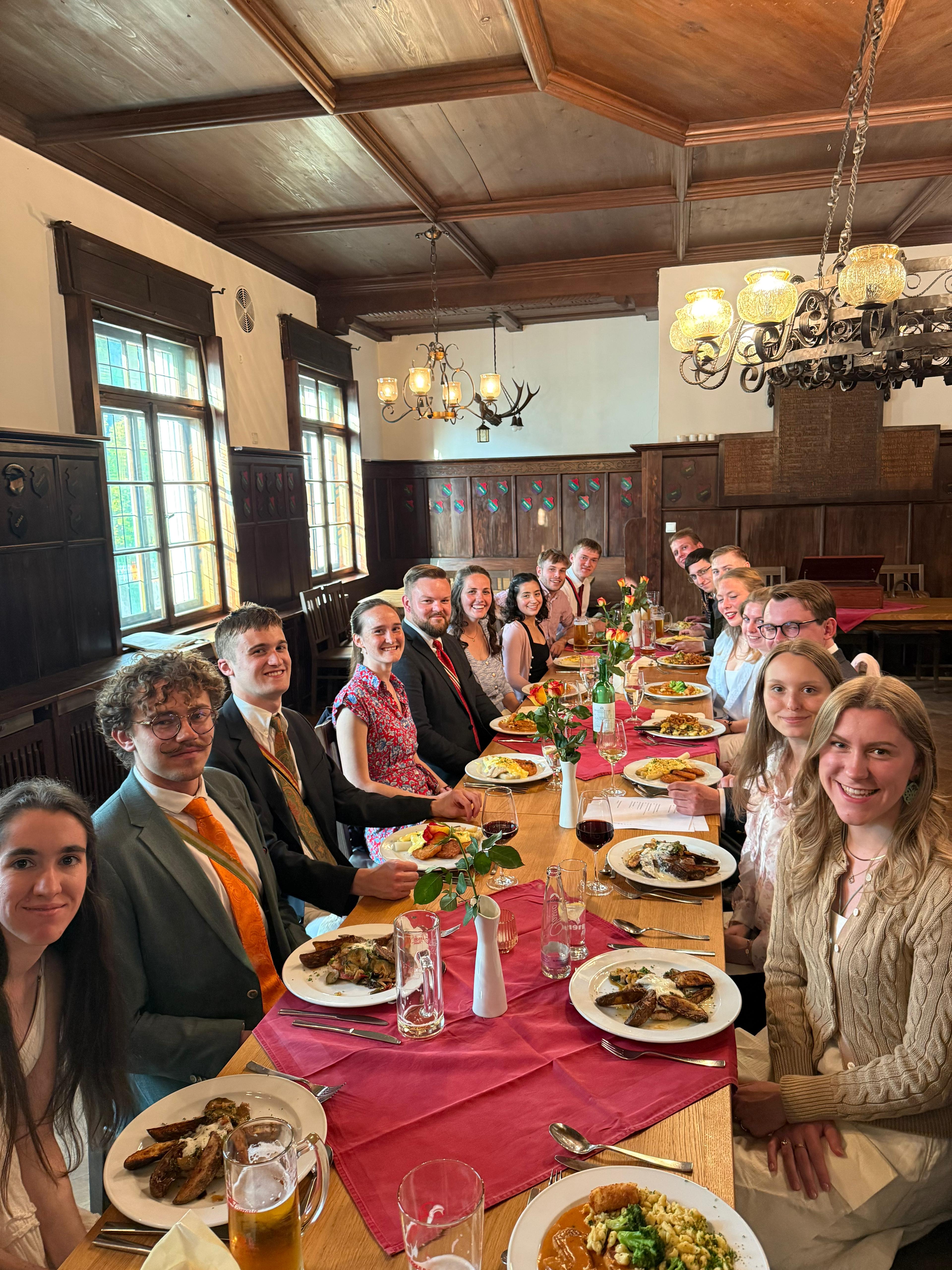 Dinner zu Ehren der Damen